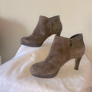 Clarks Artisan Delsie Stella Booties